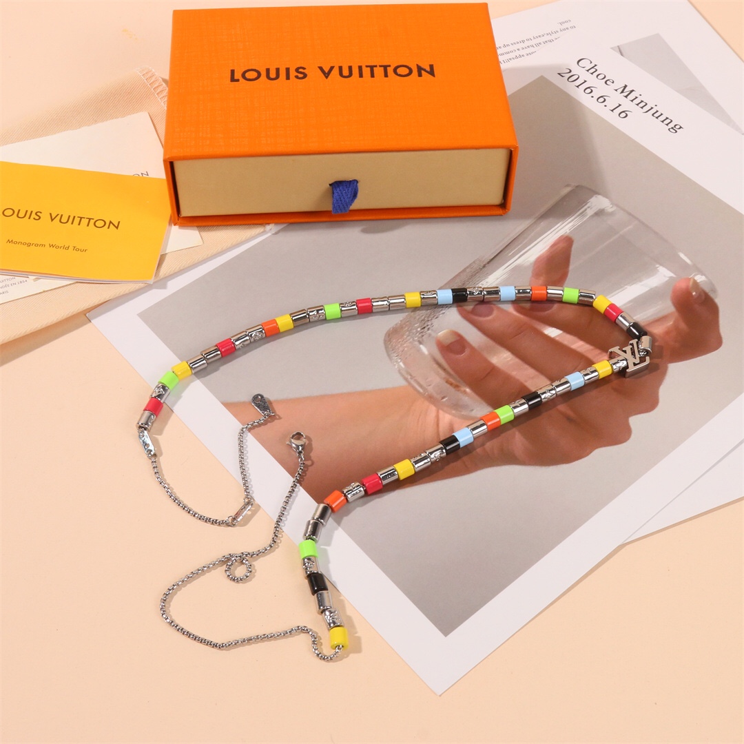 LV necklace-6