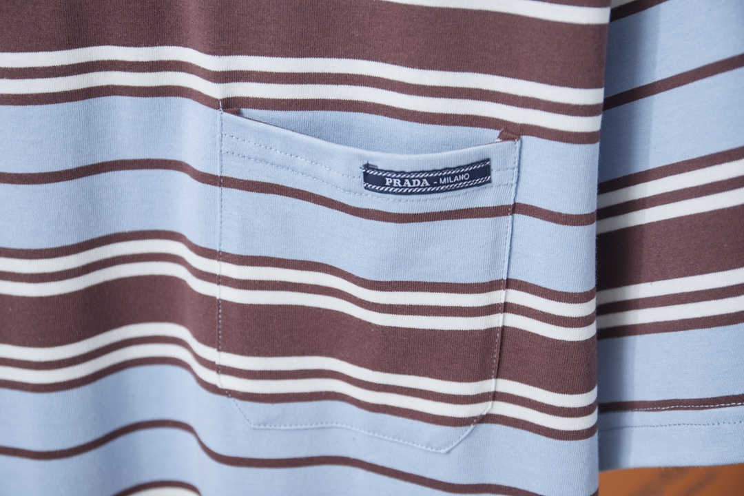 Prada clothing-250