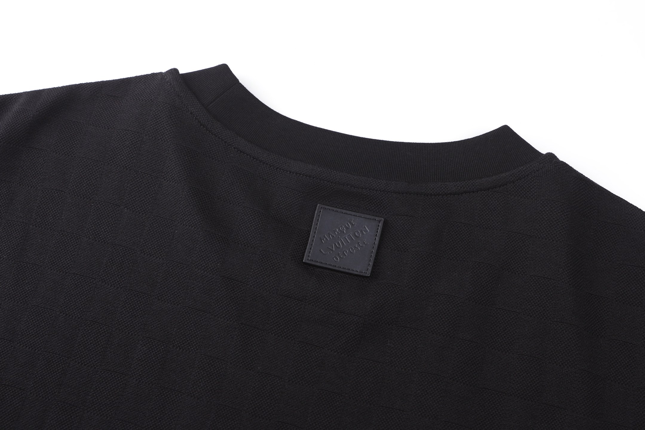 LV clothing-220