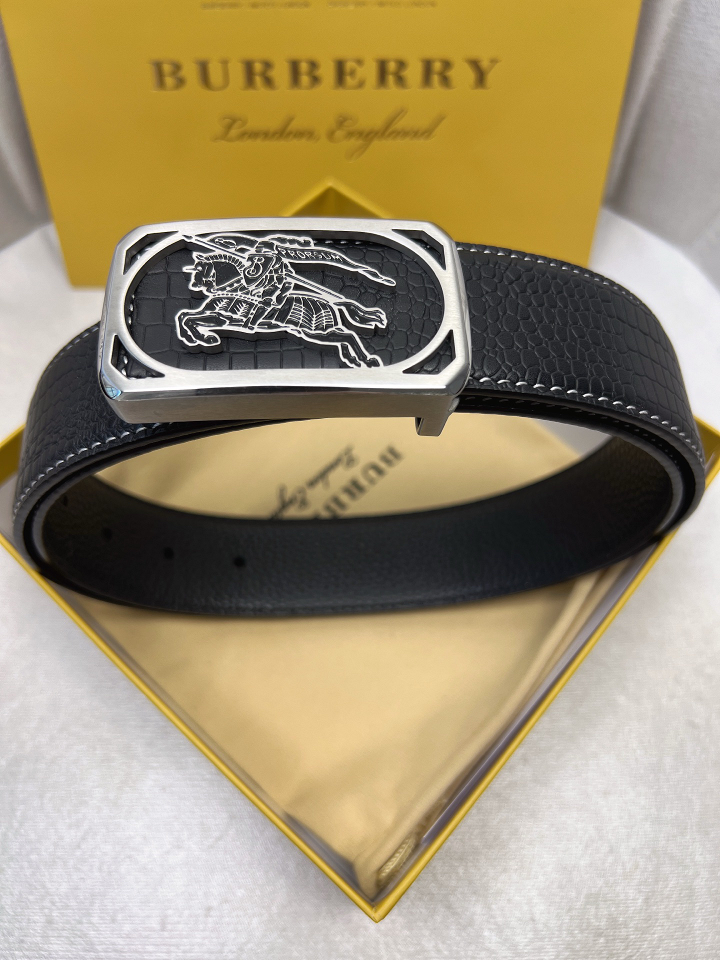 Burberry belt-81