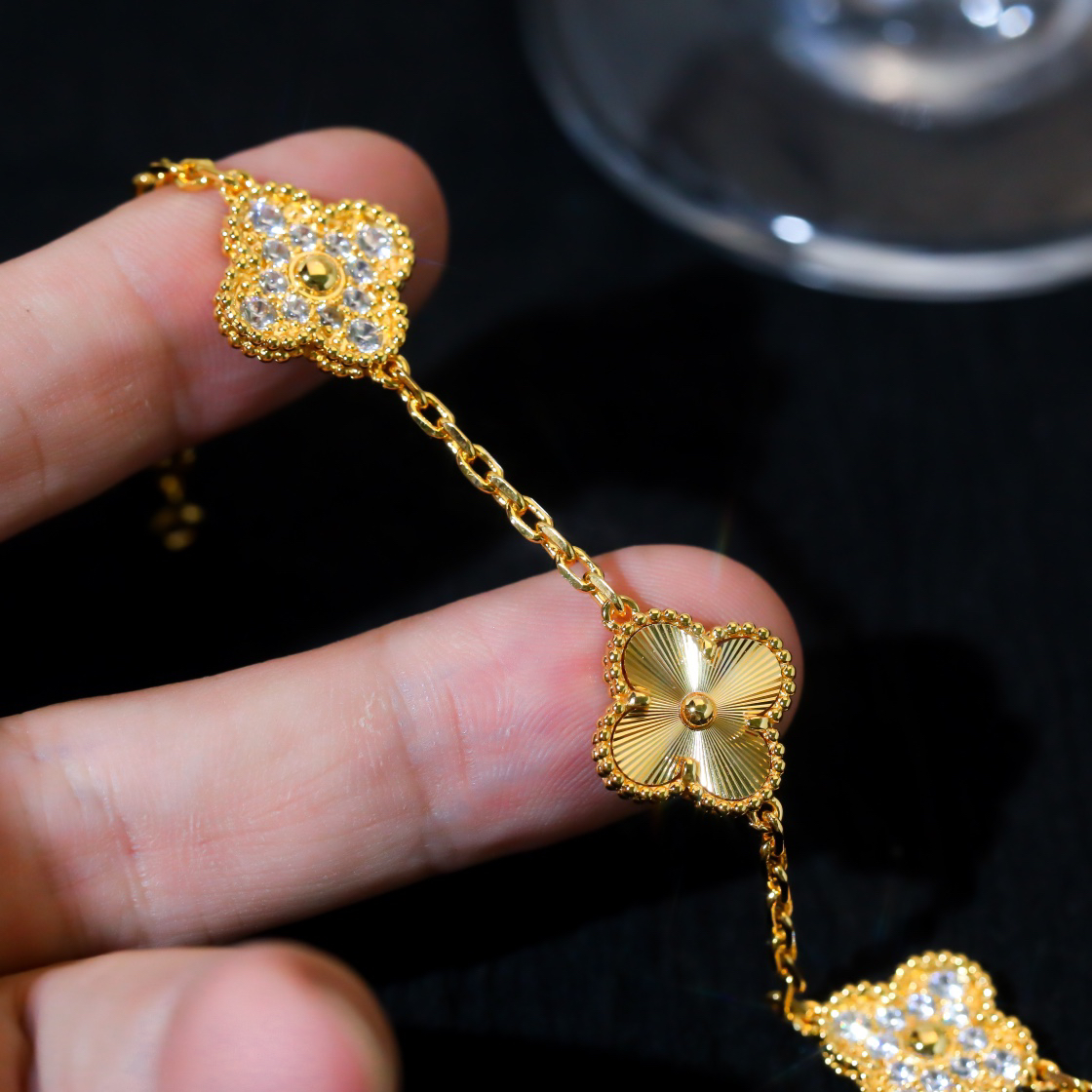 Van Cleef & Arpels Bracelet-77