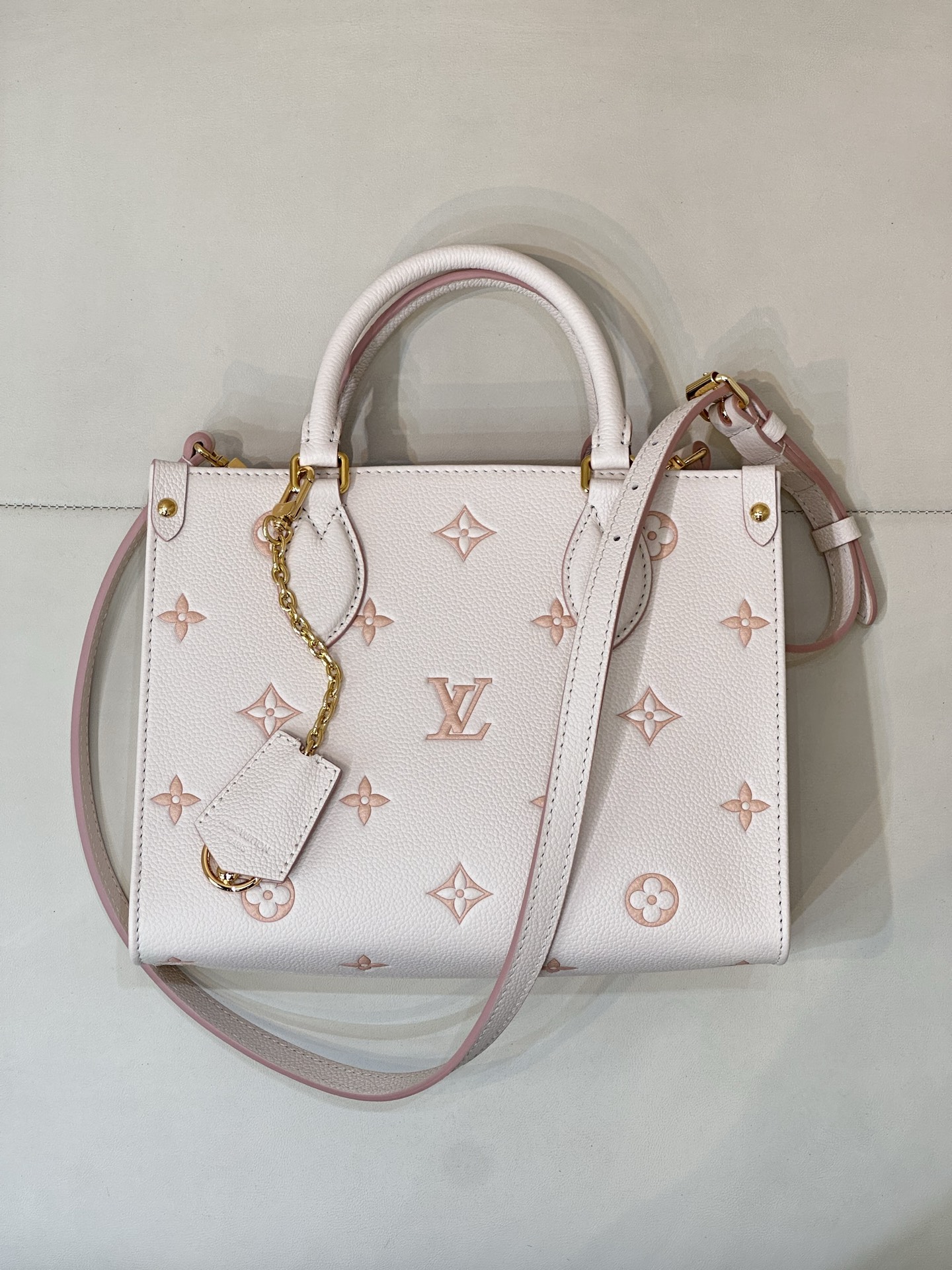 Louis Vuitton Hot New Product-102