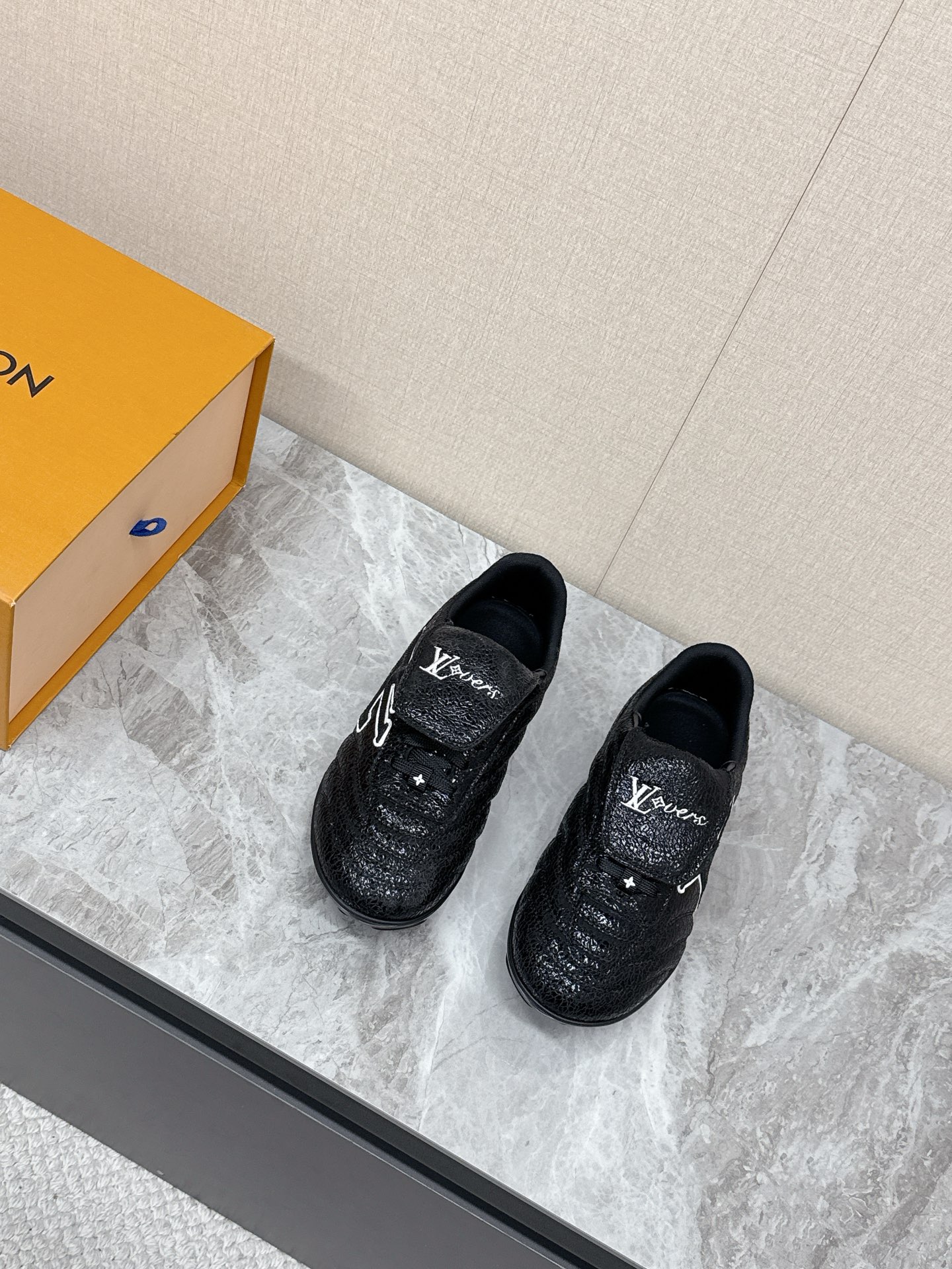 Lv Sneakers-236