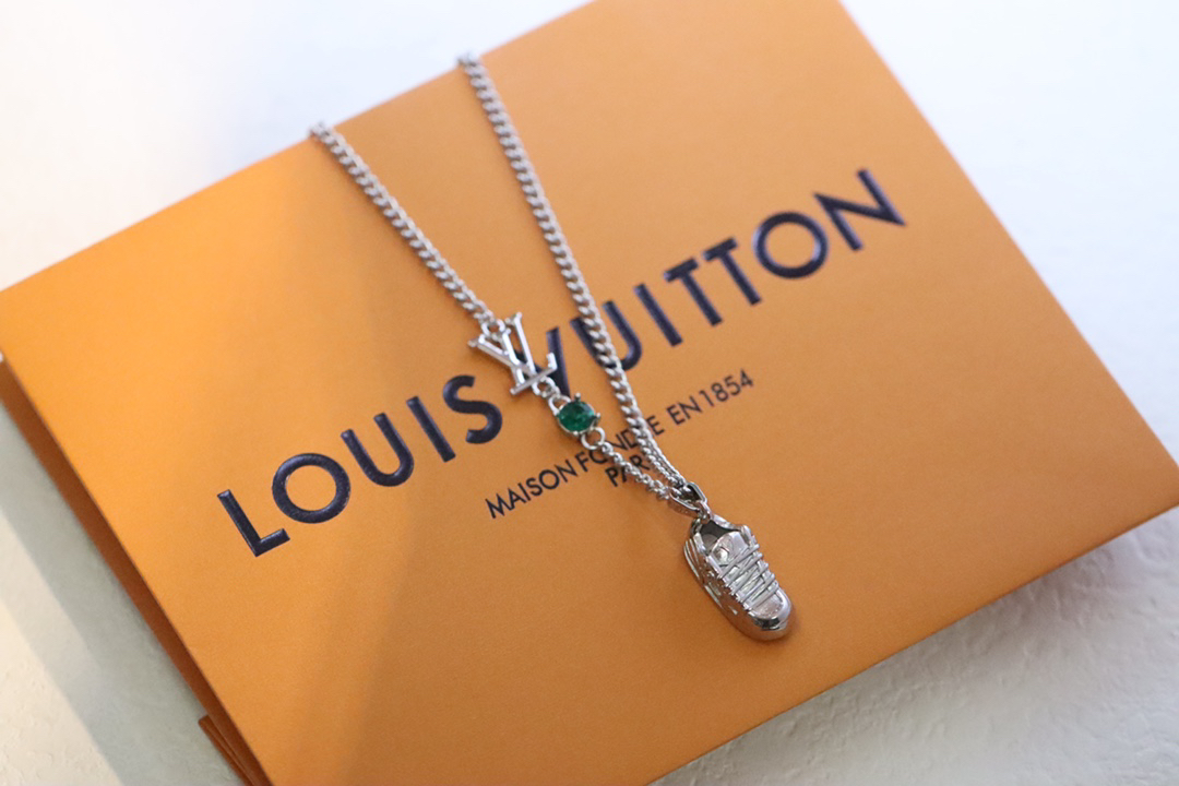 LV necklace-58