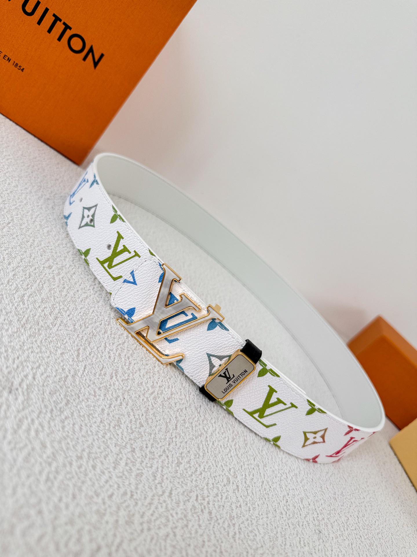 Lv belt-33