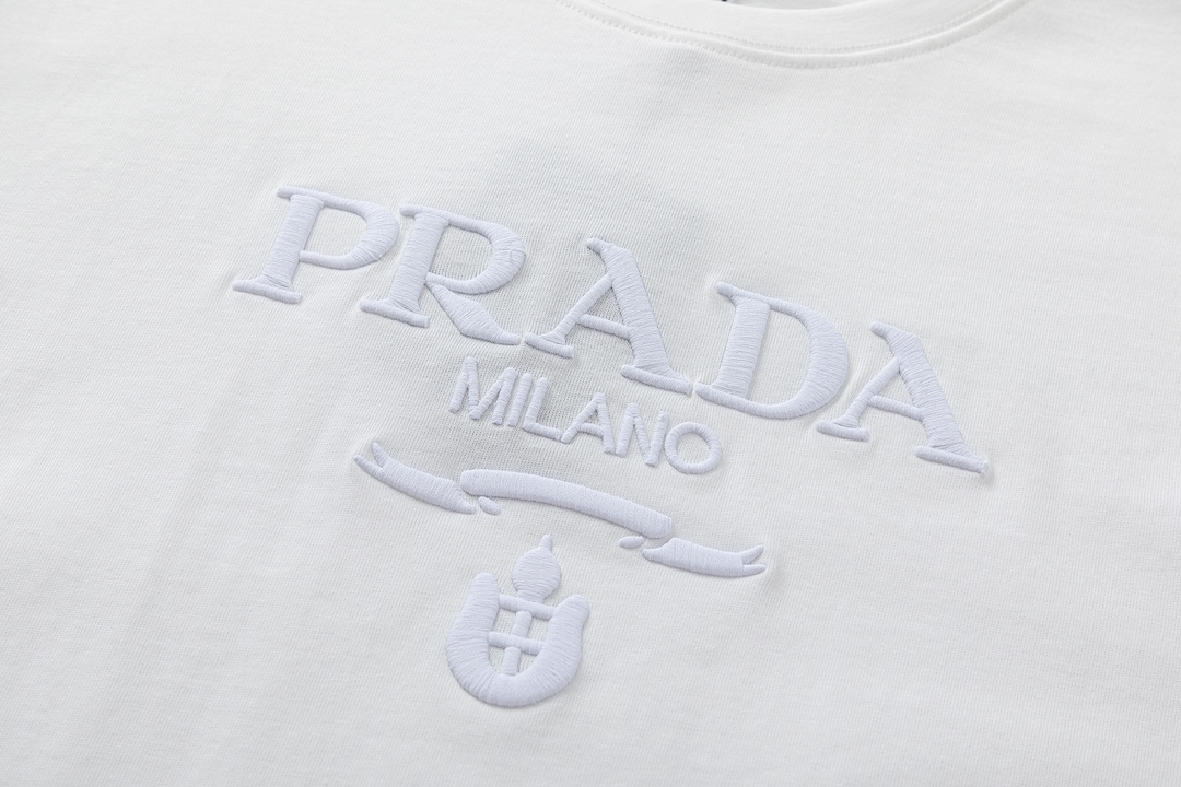 Prada clothing-38