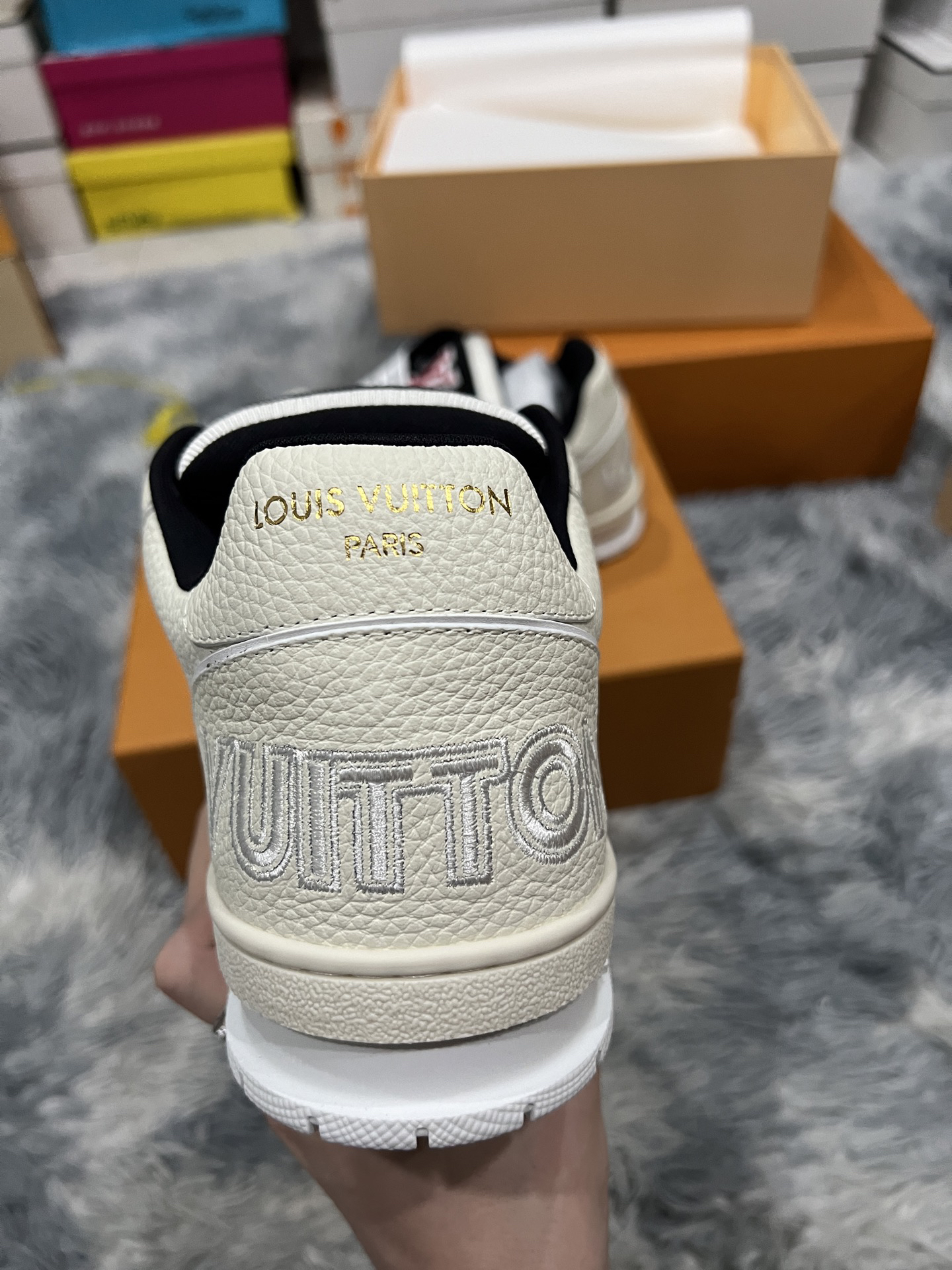 Lv Sneakers-82
