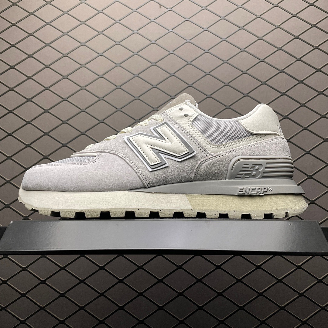 New Balance Sneakers-1