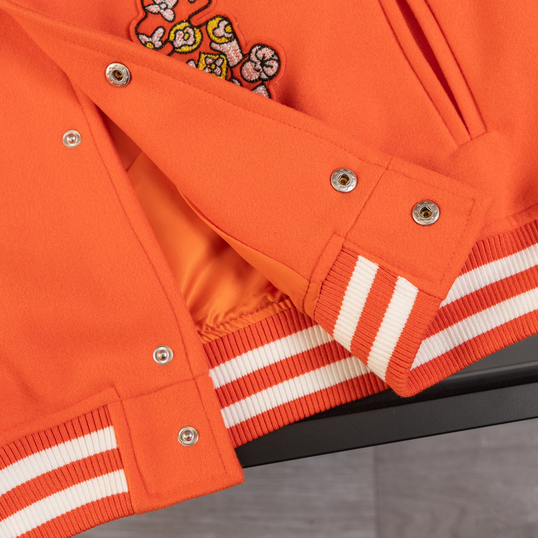LV Clothing-307