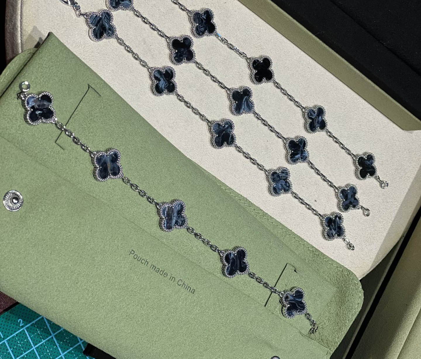 Van Cleef & Arpels Bracelet-19