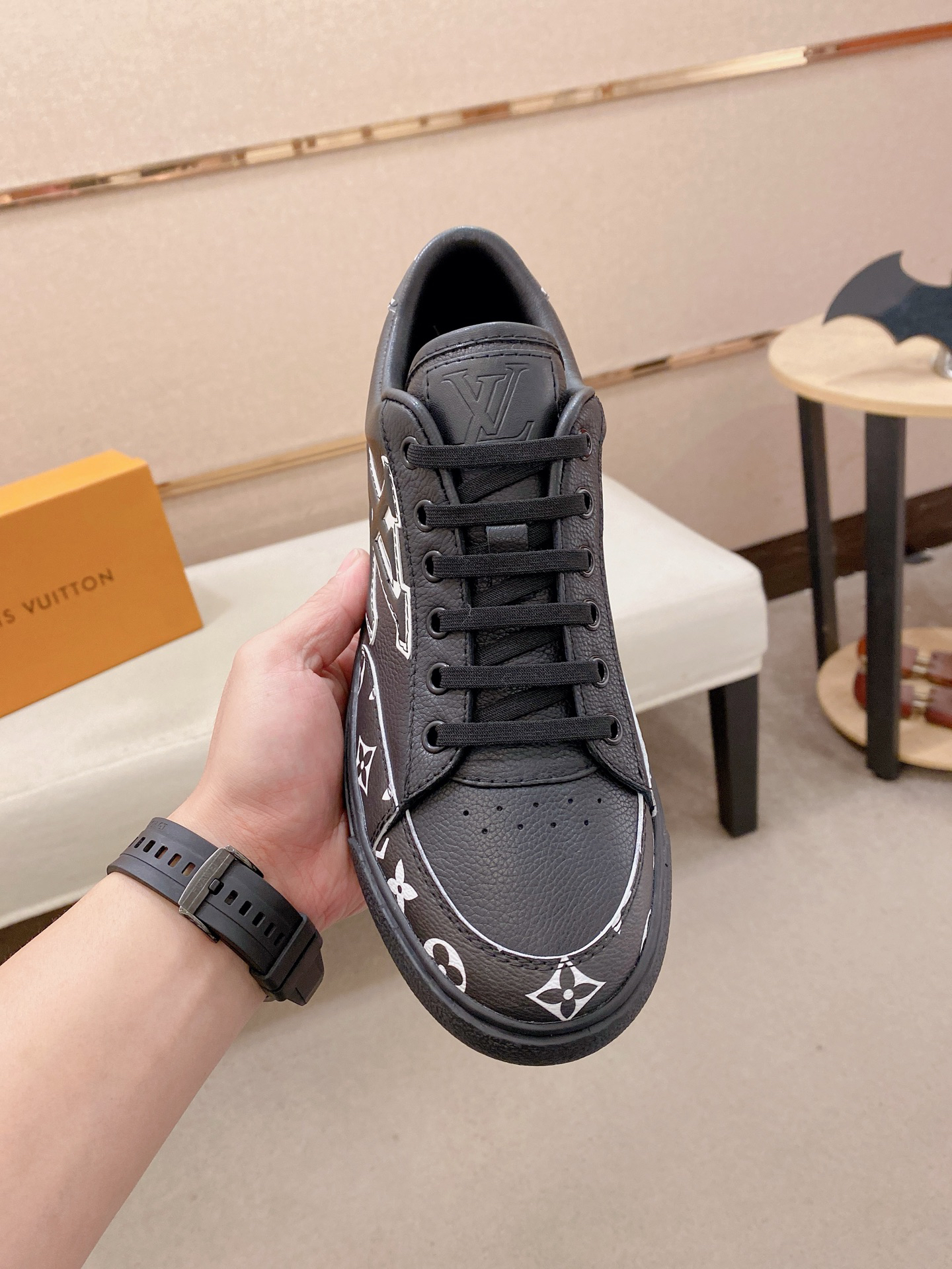 Lv Sneakers-94
