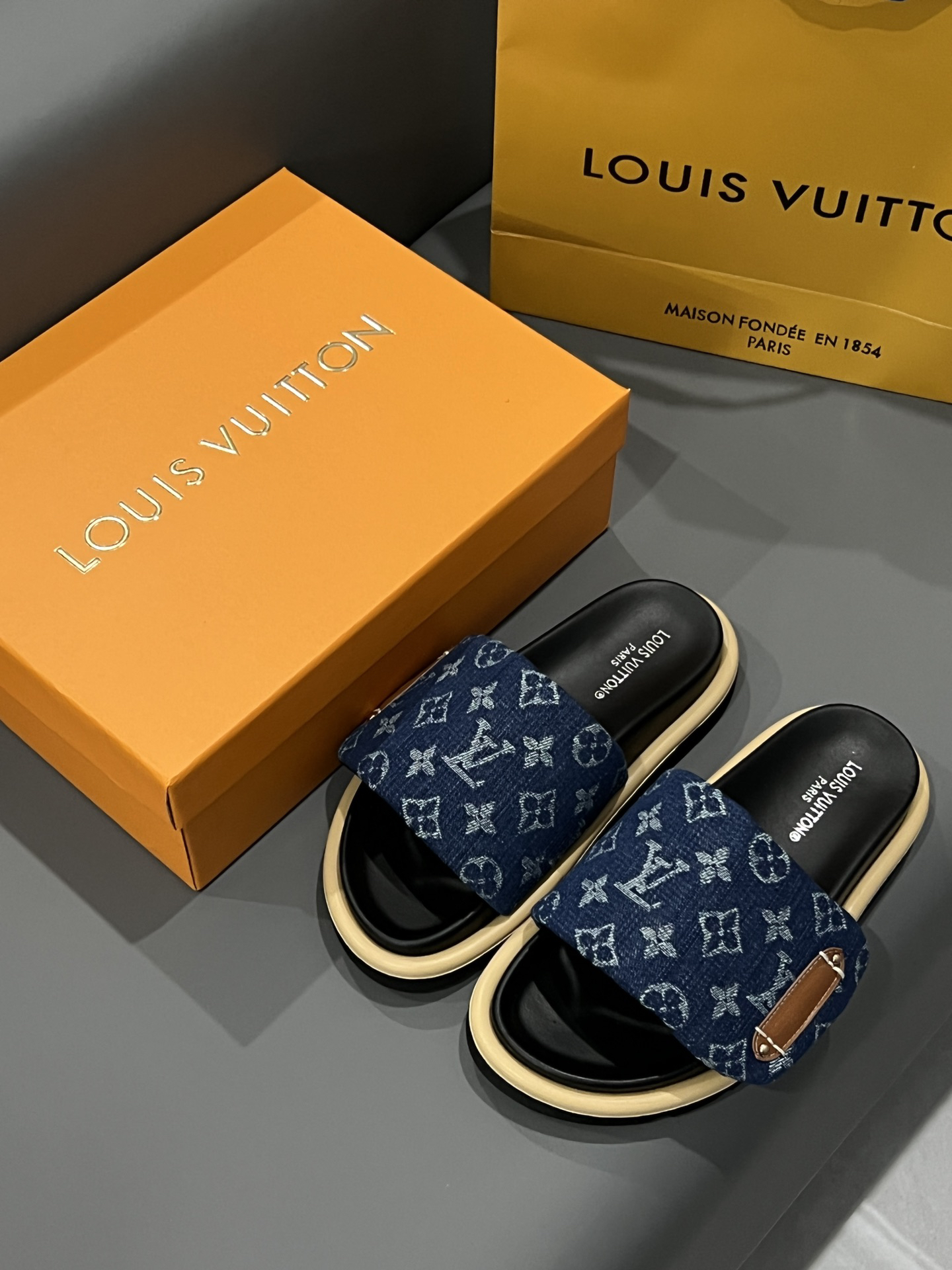 LV Summer footwear