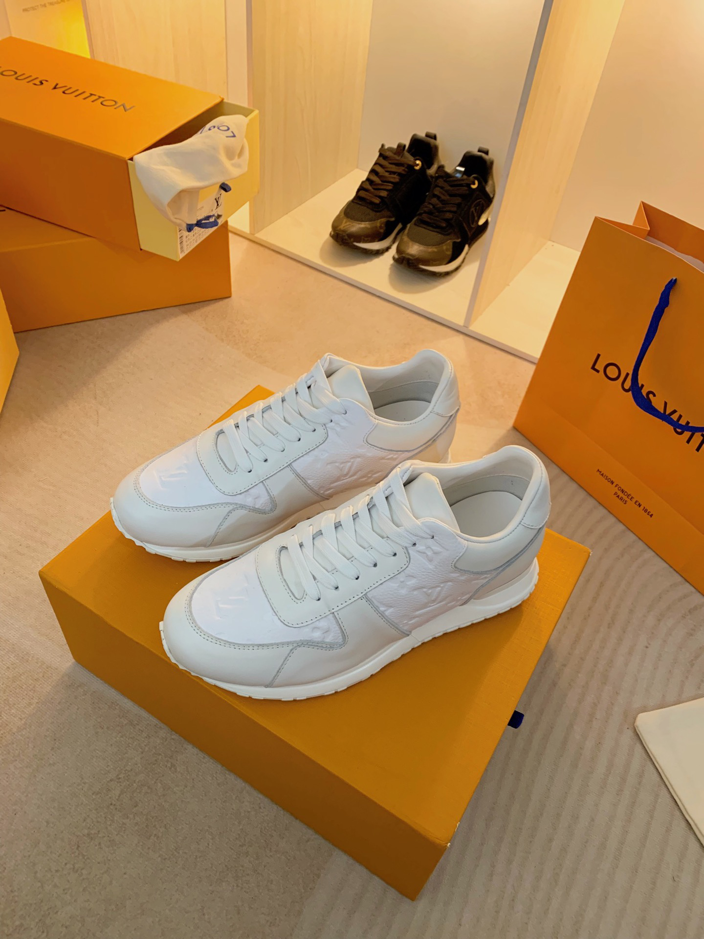 Lv Sneakers-157
