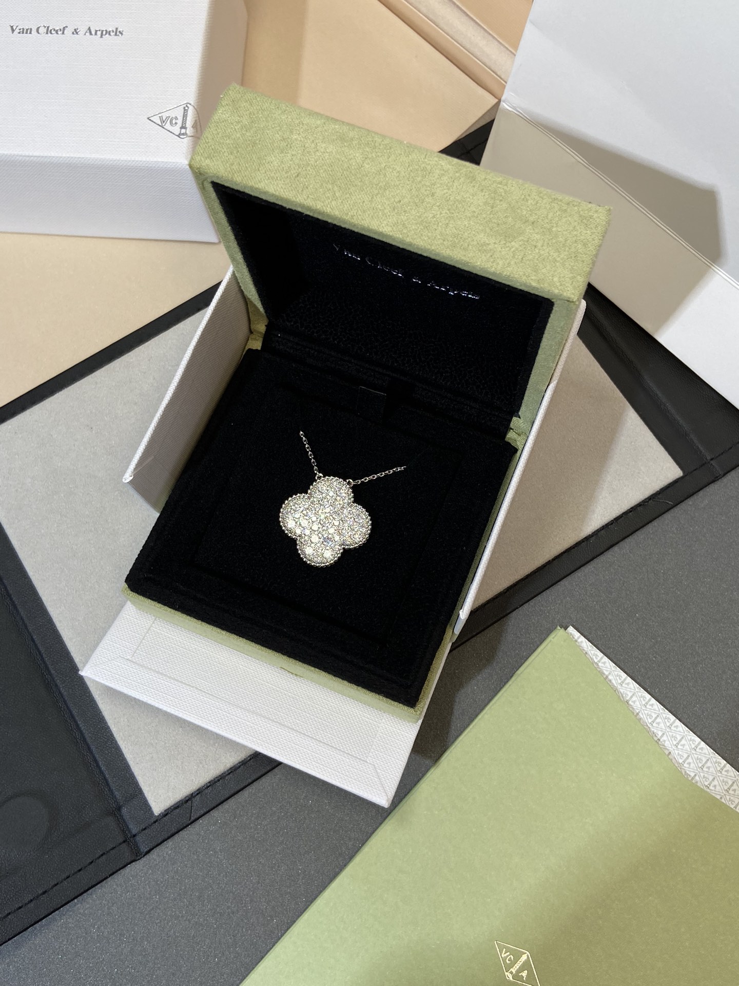 Van Cleef & Arpels necklace-105