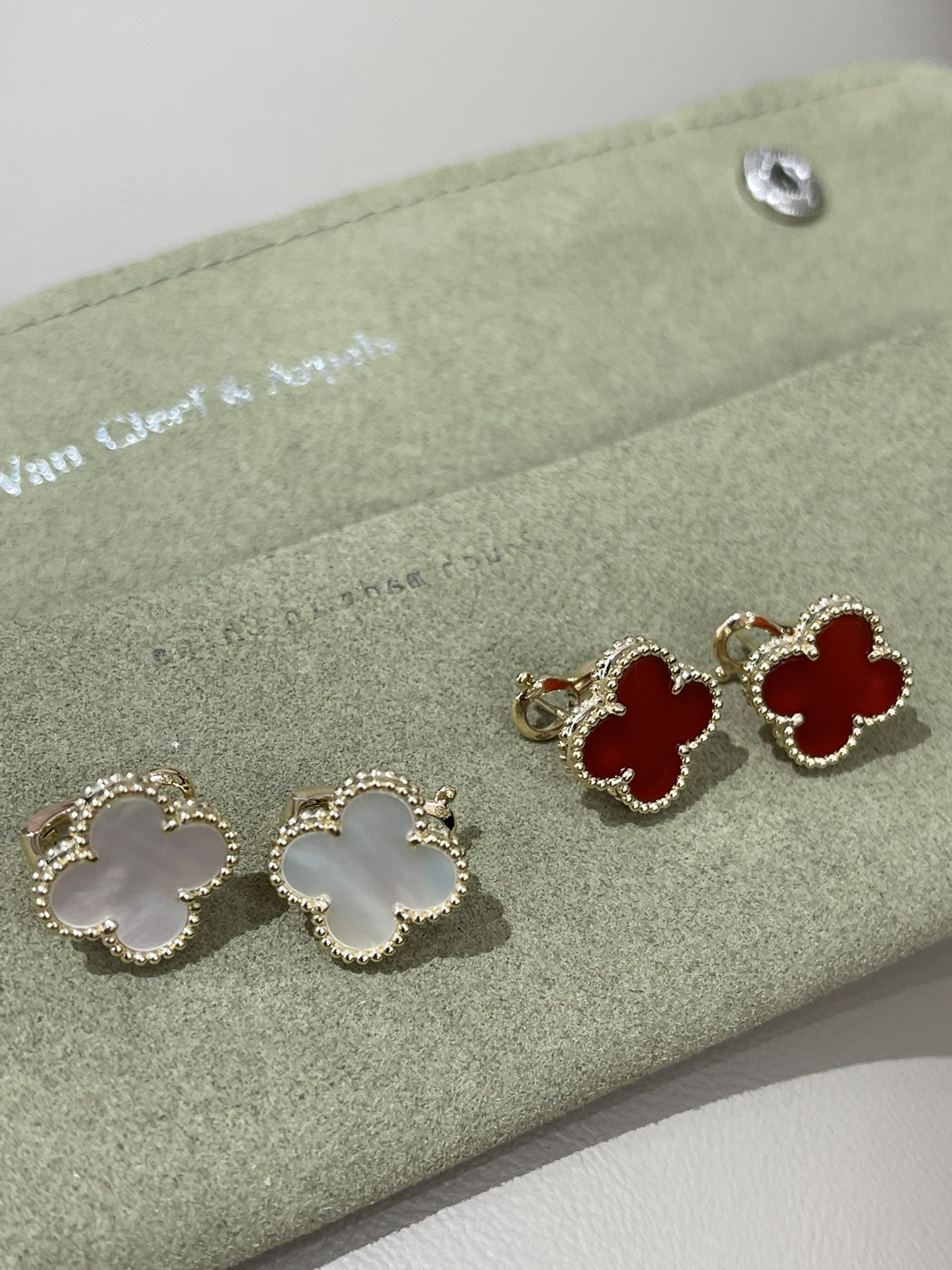 Van Cleef & Arpels earring-65