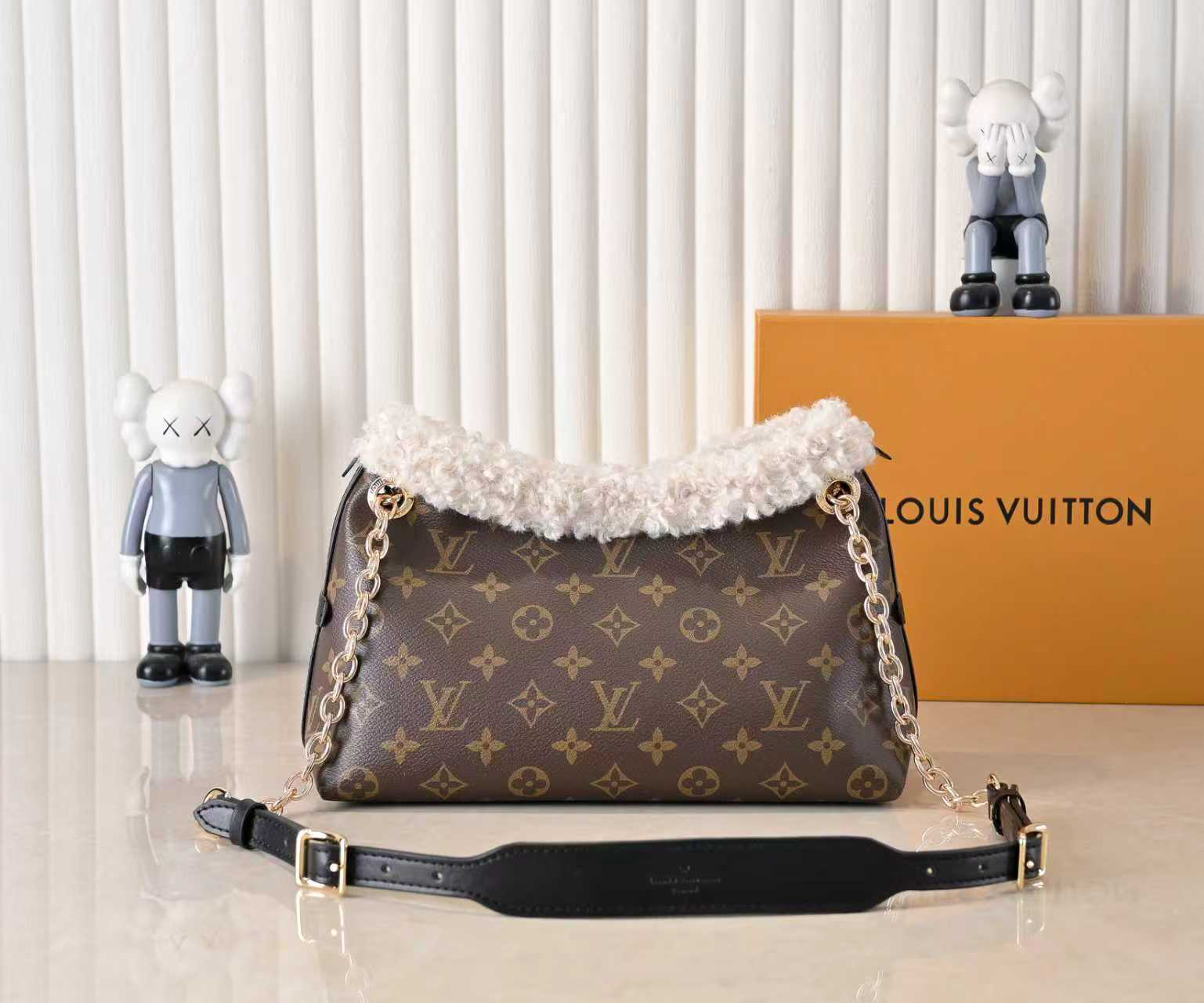 Louis Vuitton Hot New Product-136