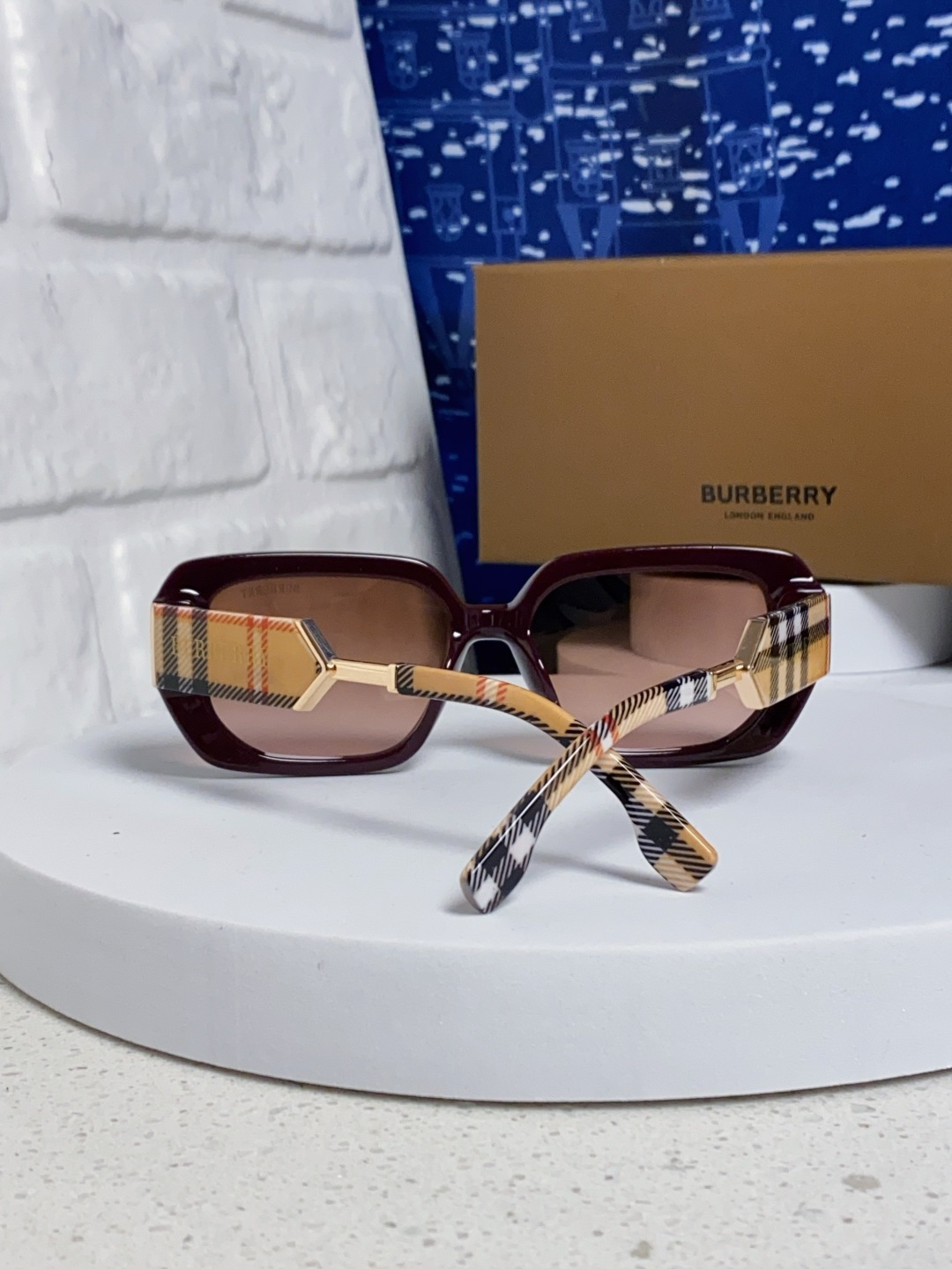 Burberry glasses-2