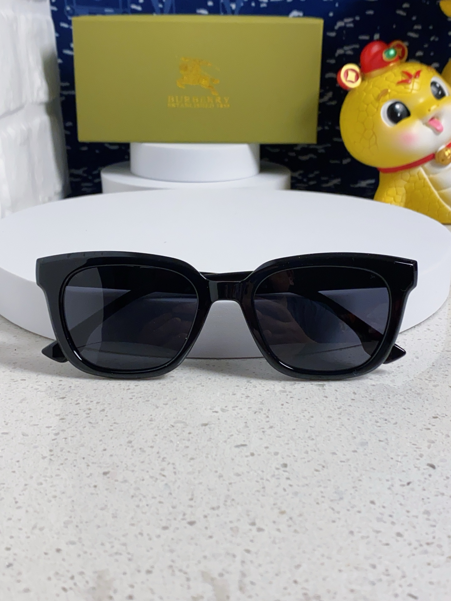 Burberry glasses-23