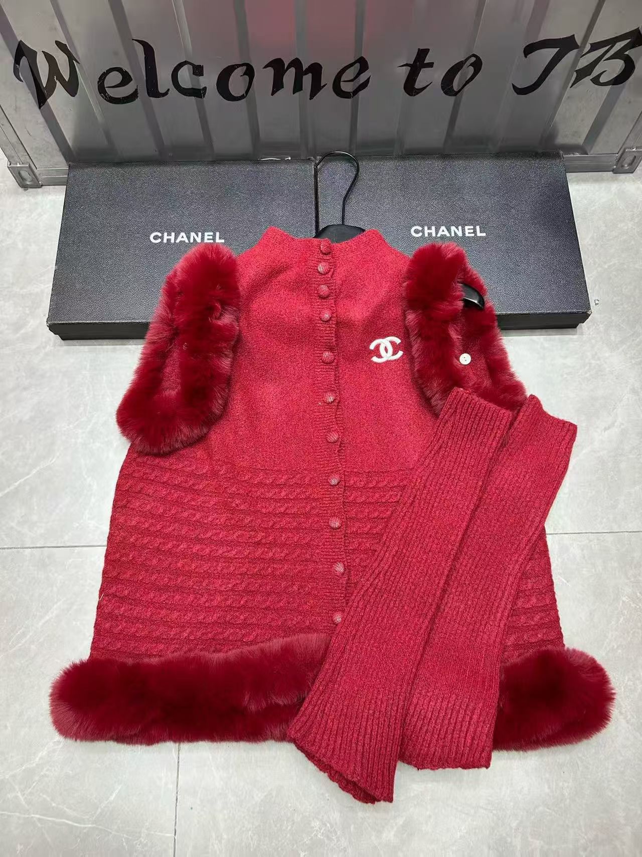 Chanel clothing-113