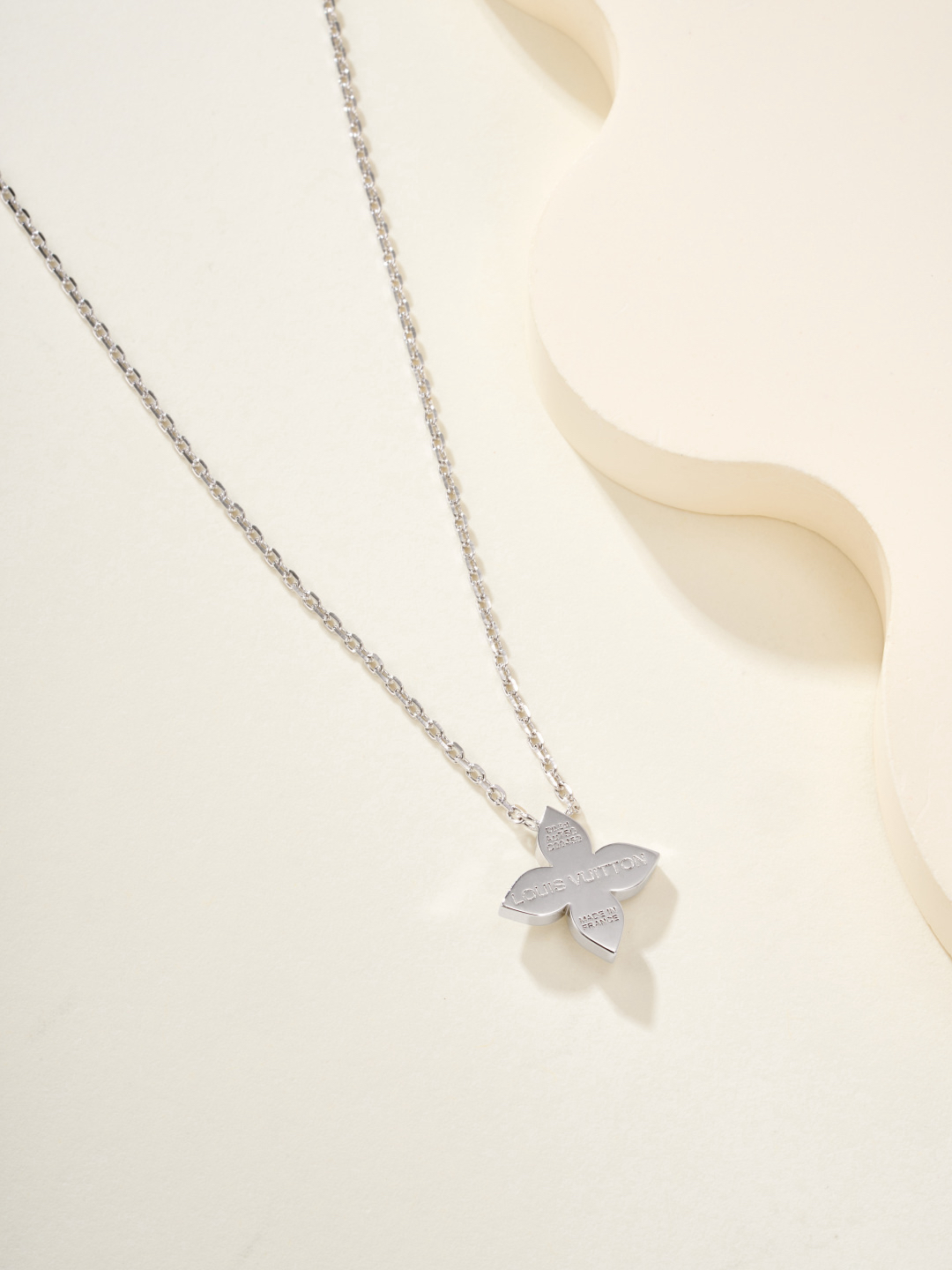 LV necklace-28