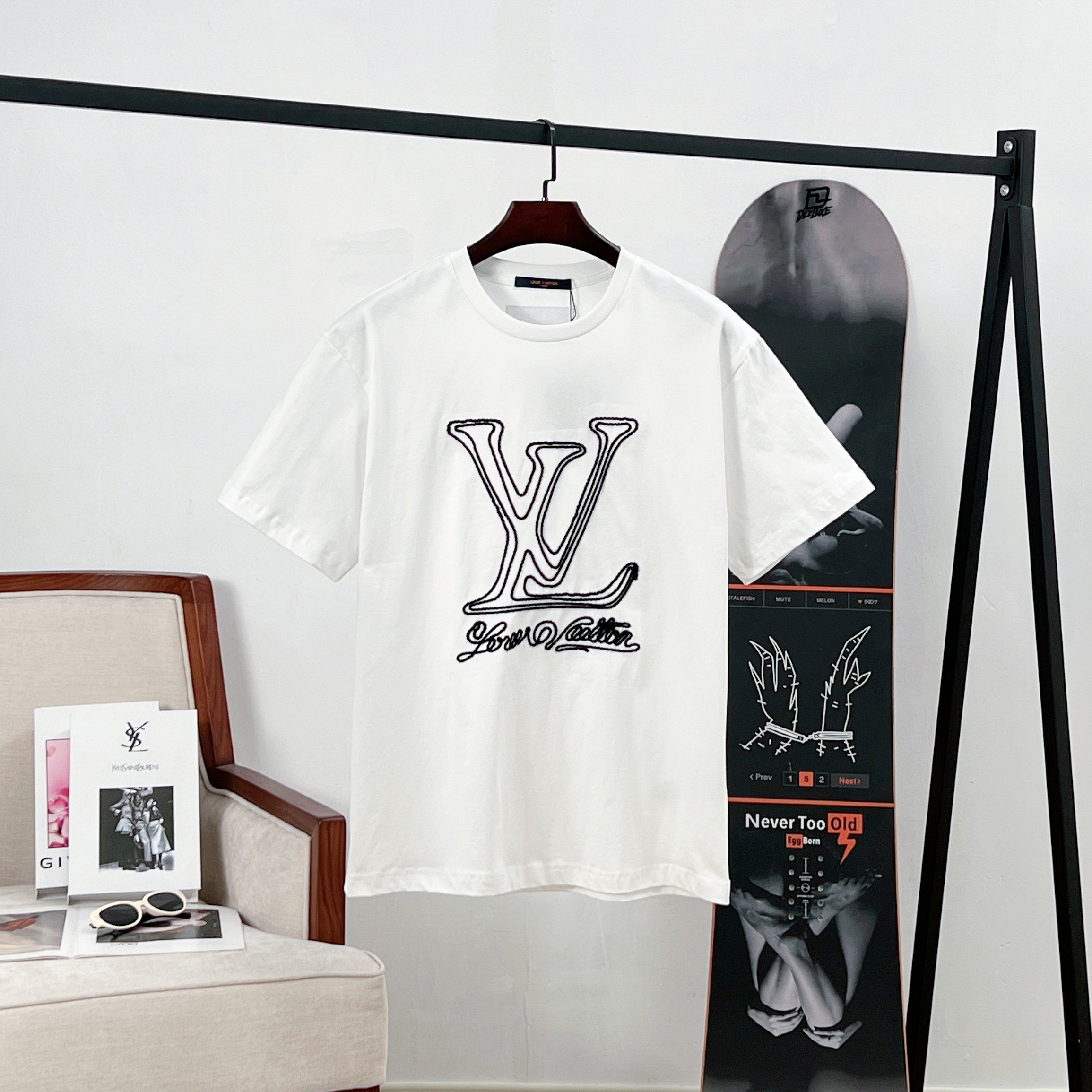 LV clothing-91