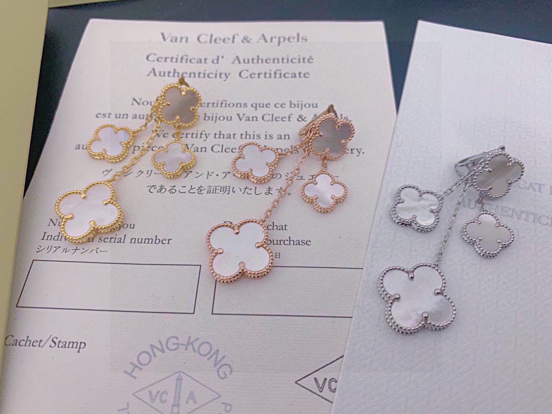 Van Cleef & Arpels earring-121