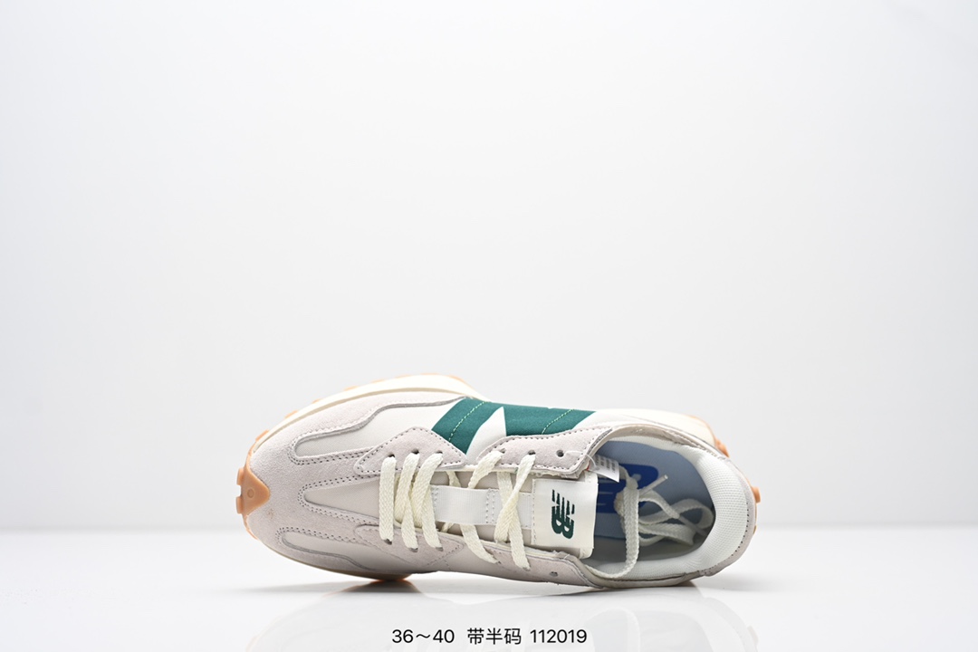 New Balance Sneakers-110