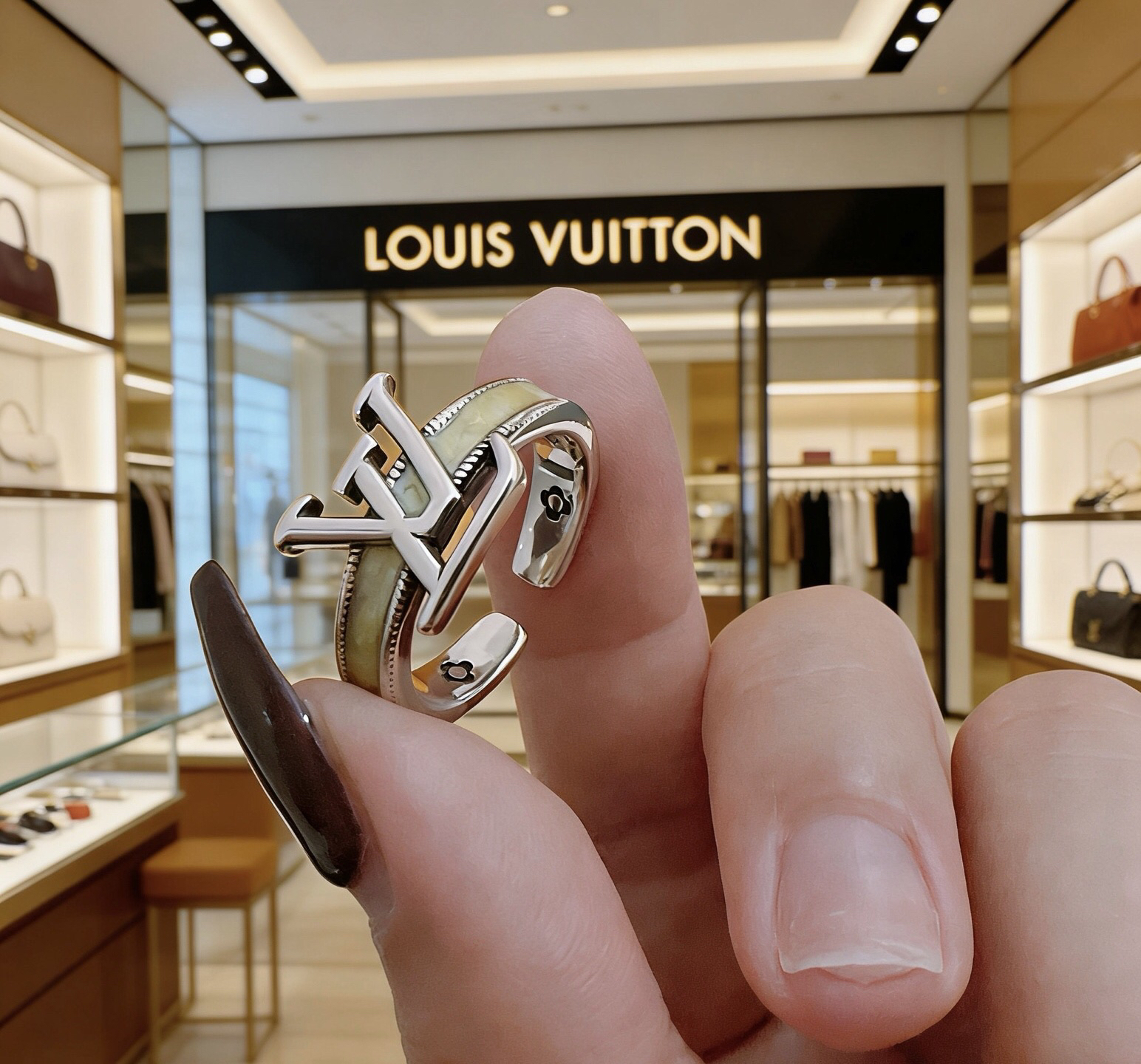 LV ring-8