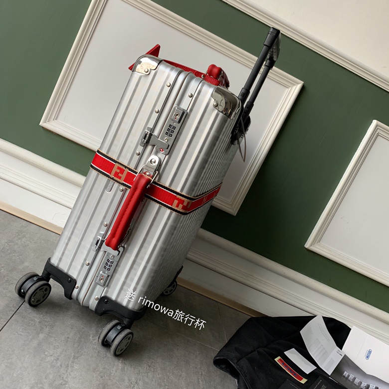 Fendi luggage-5