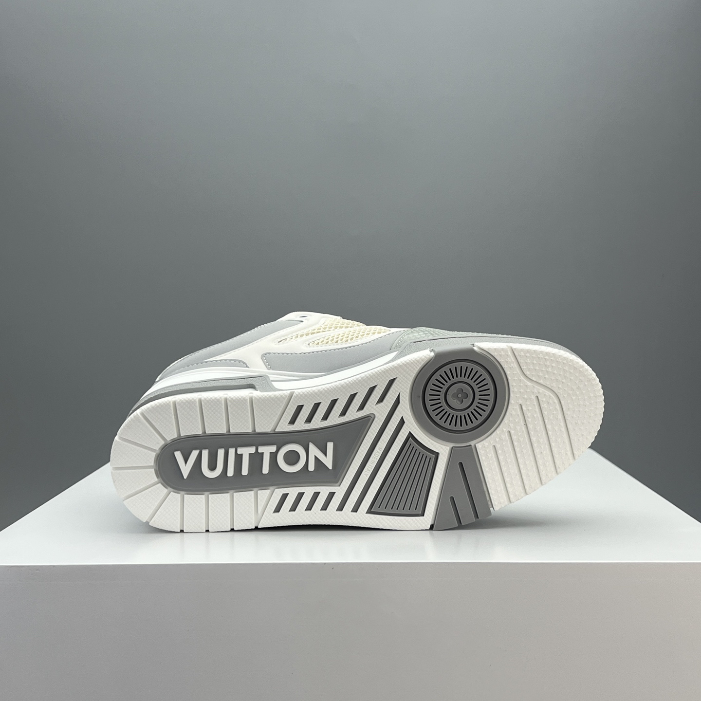Lv Sneakers-129