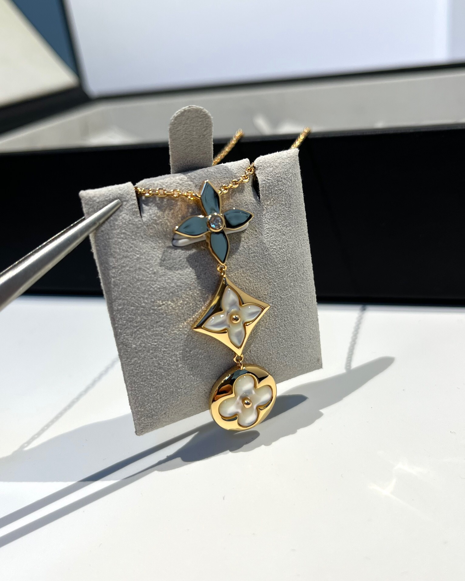 LV necklace-9