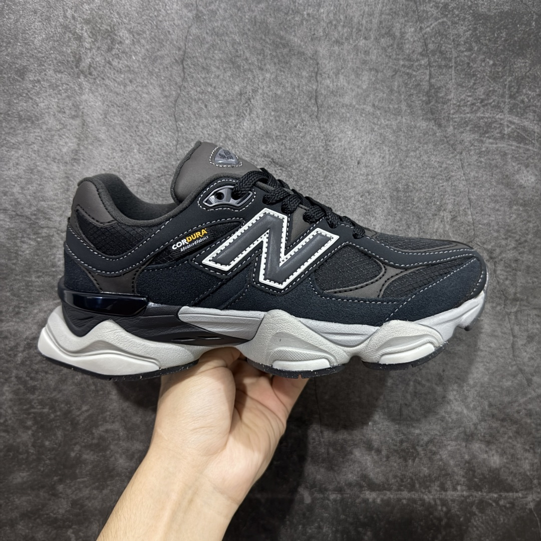 New Balance Sneakers-239
