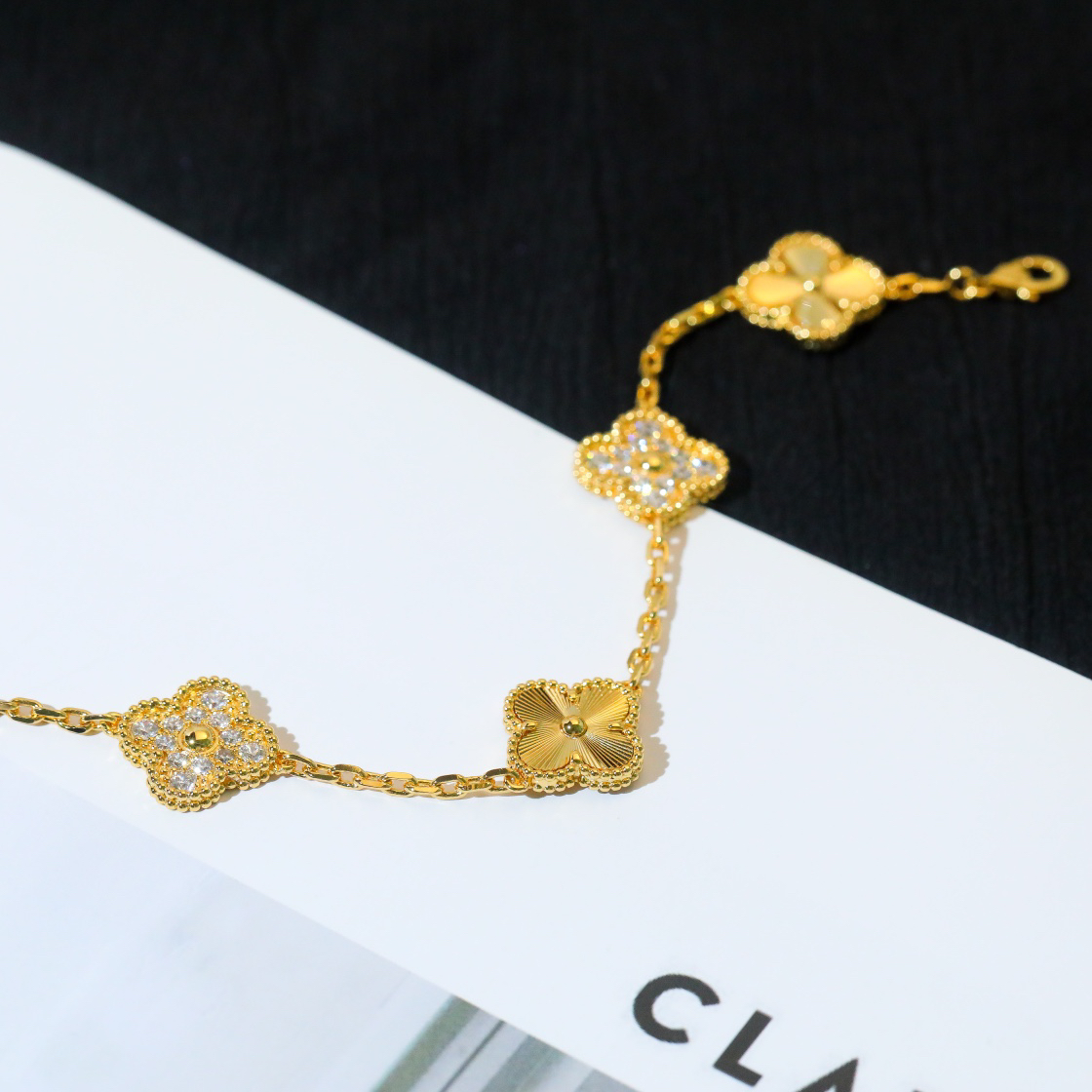 Van Cleef & Arpels Bracelet-77