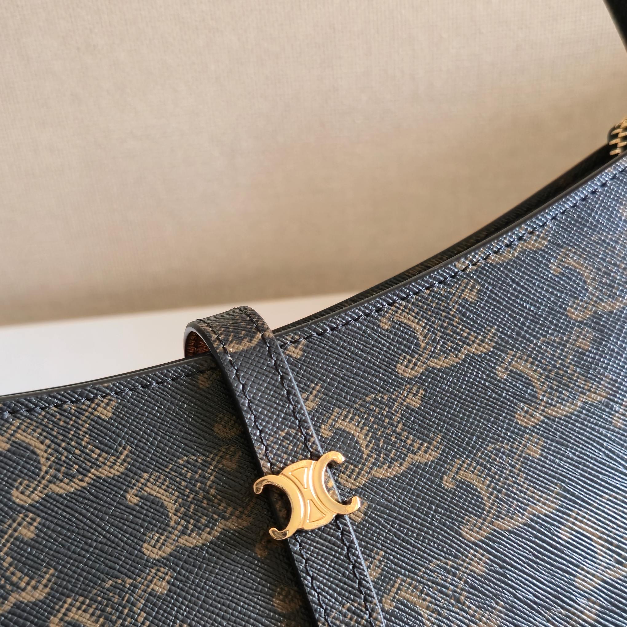 Celine Hot New Product-1