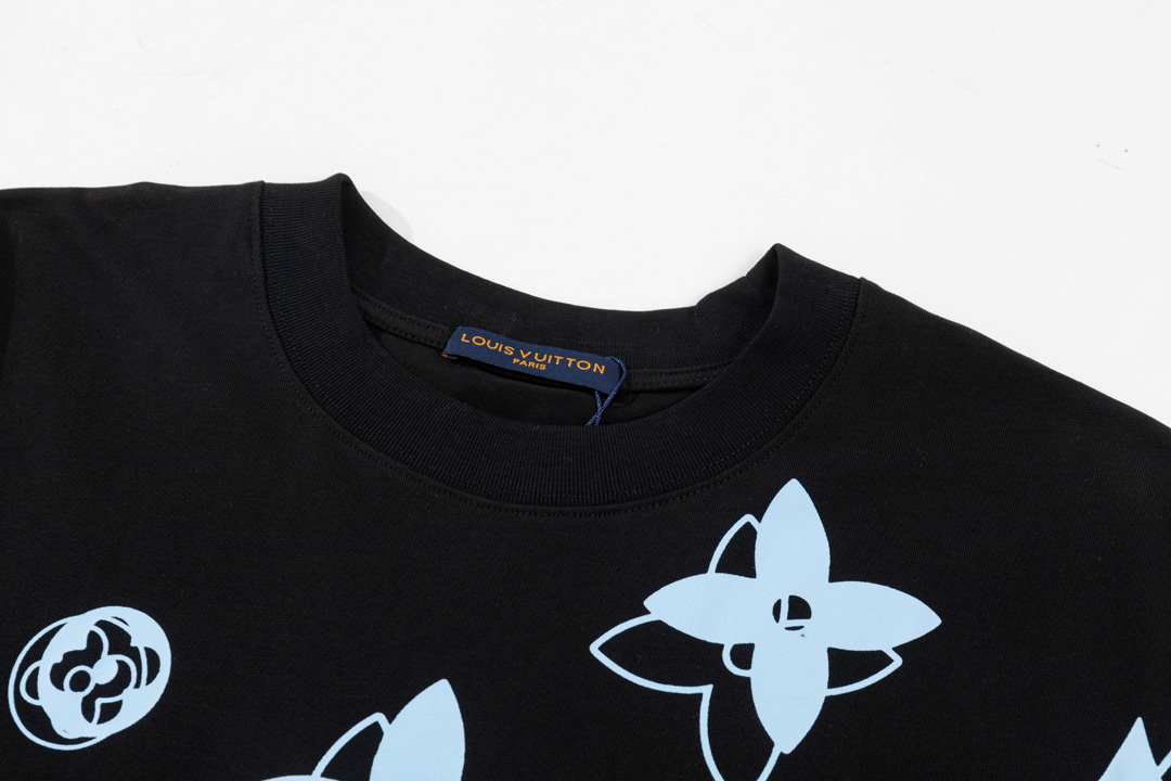 LV clothing-86