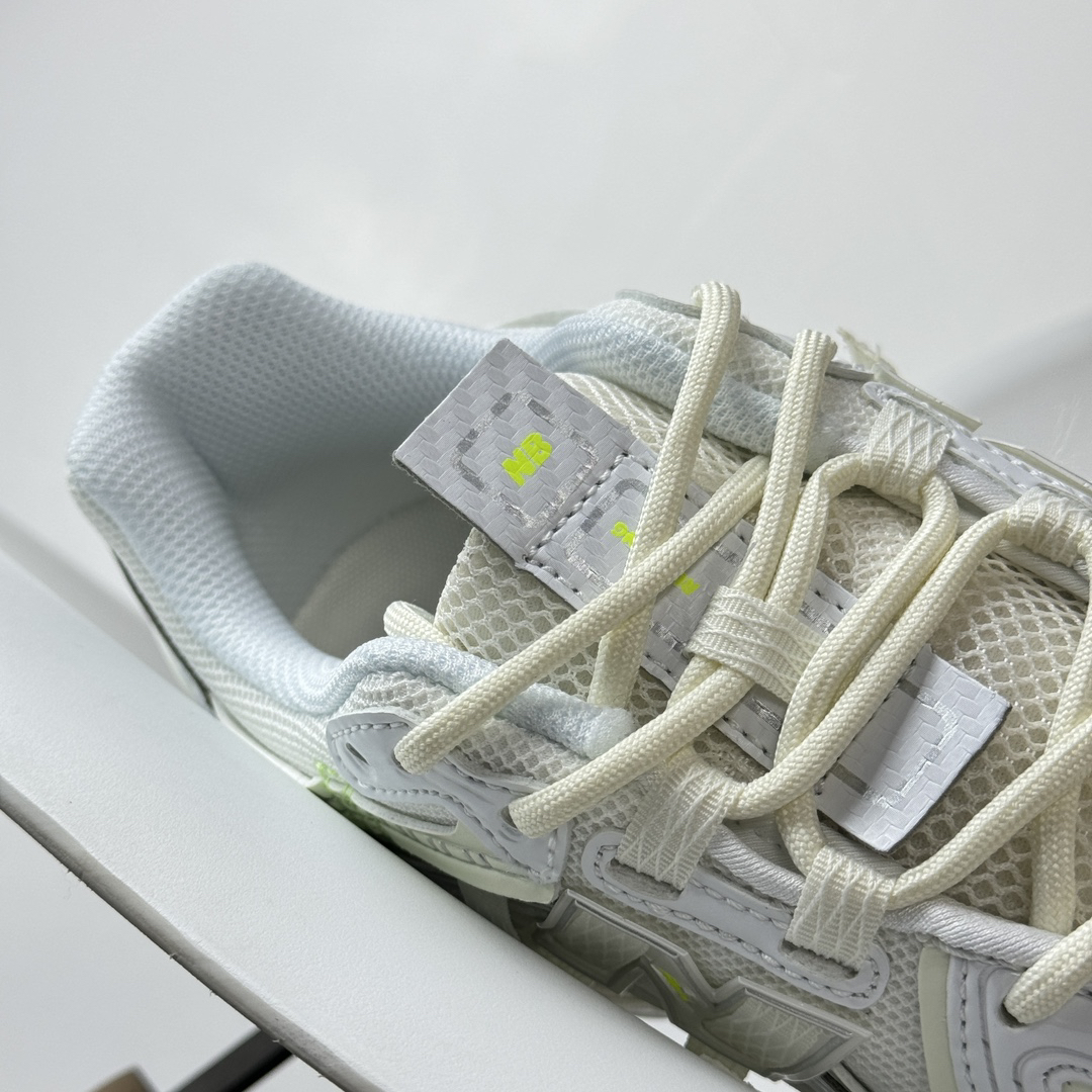 New Balance Sneakers-372