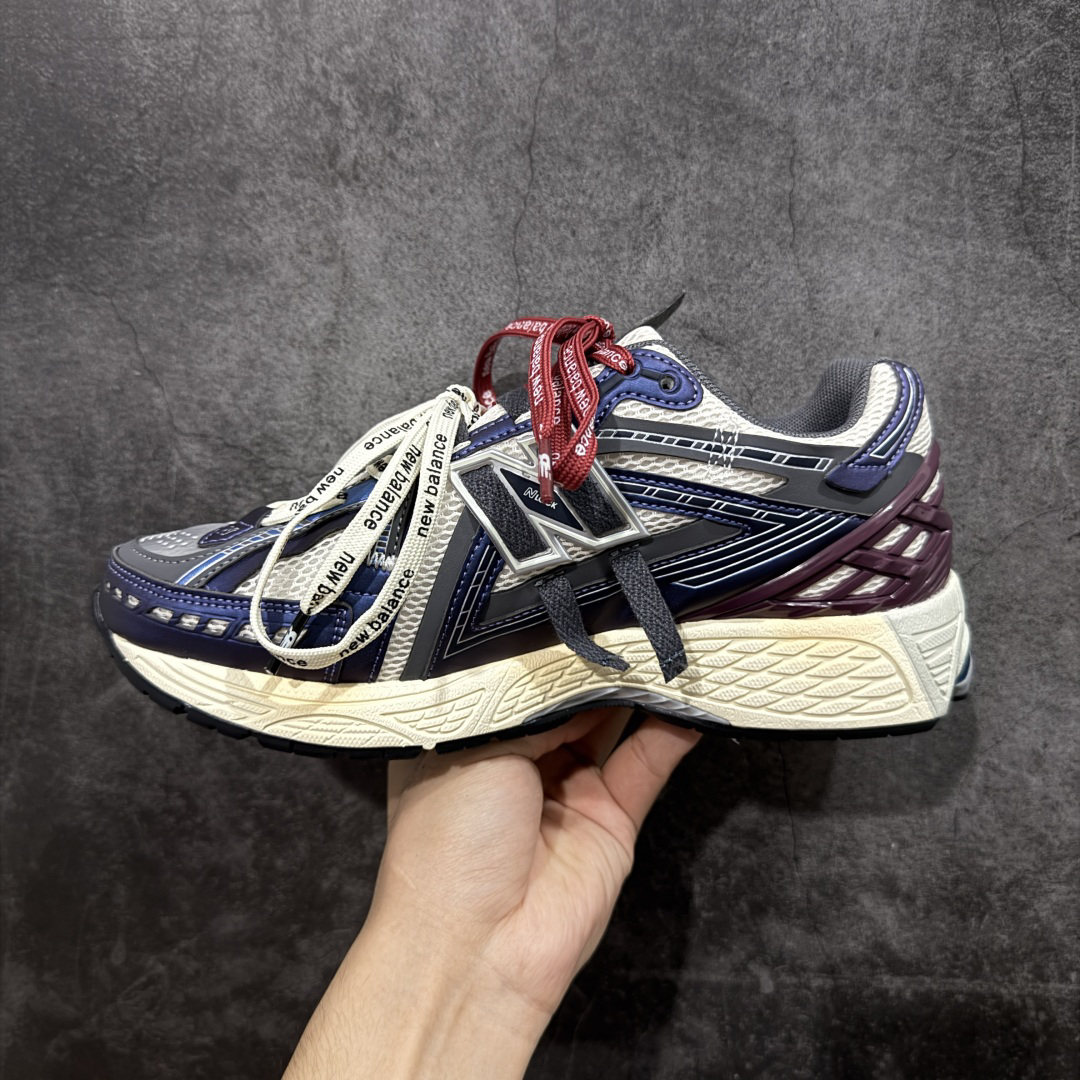 New Balance Sneakers-235