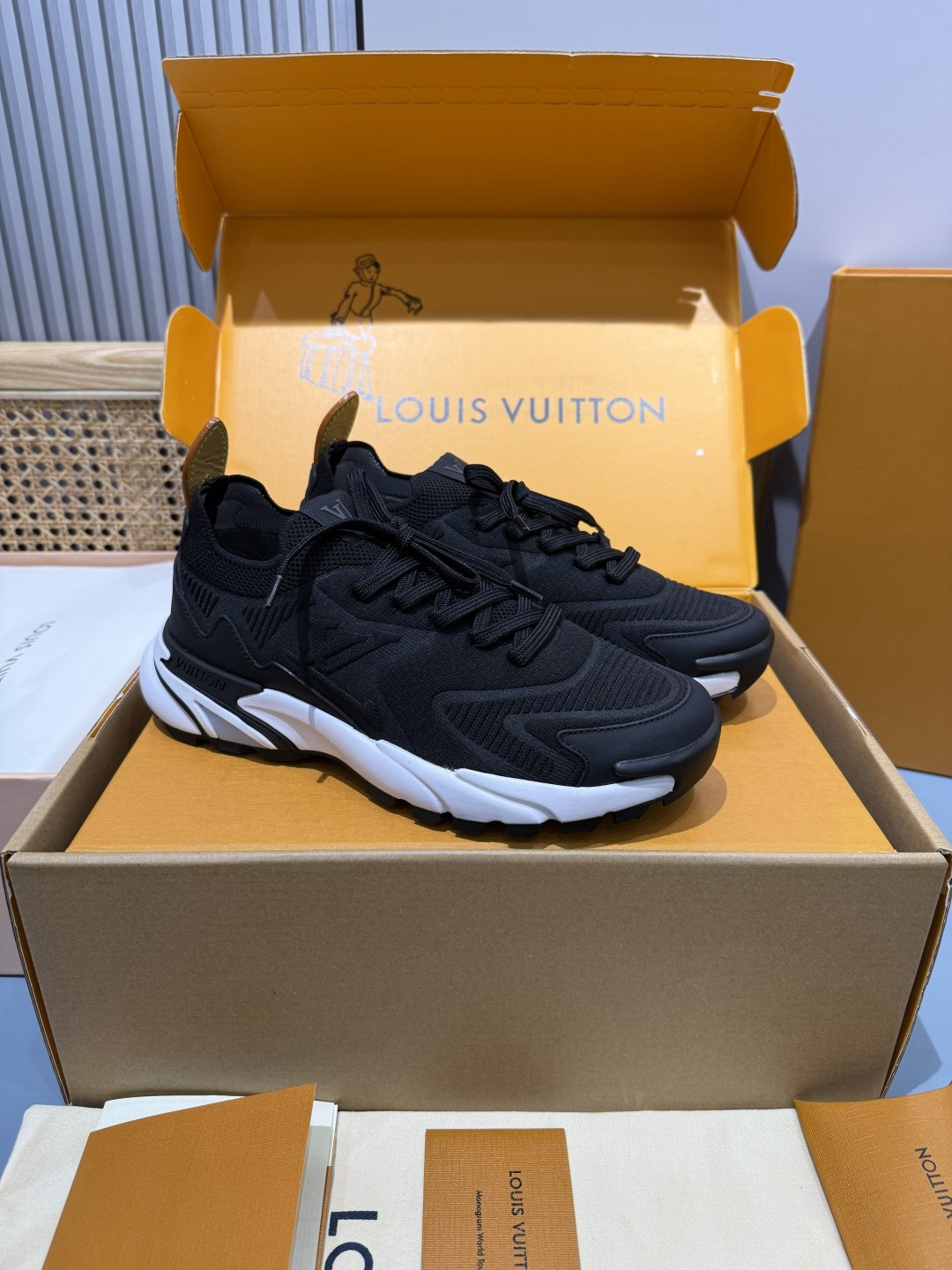 Lv Sneakers-175