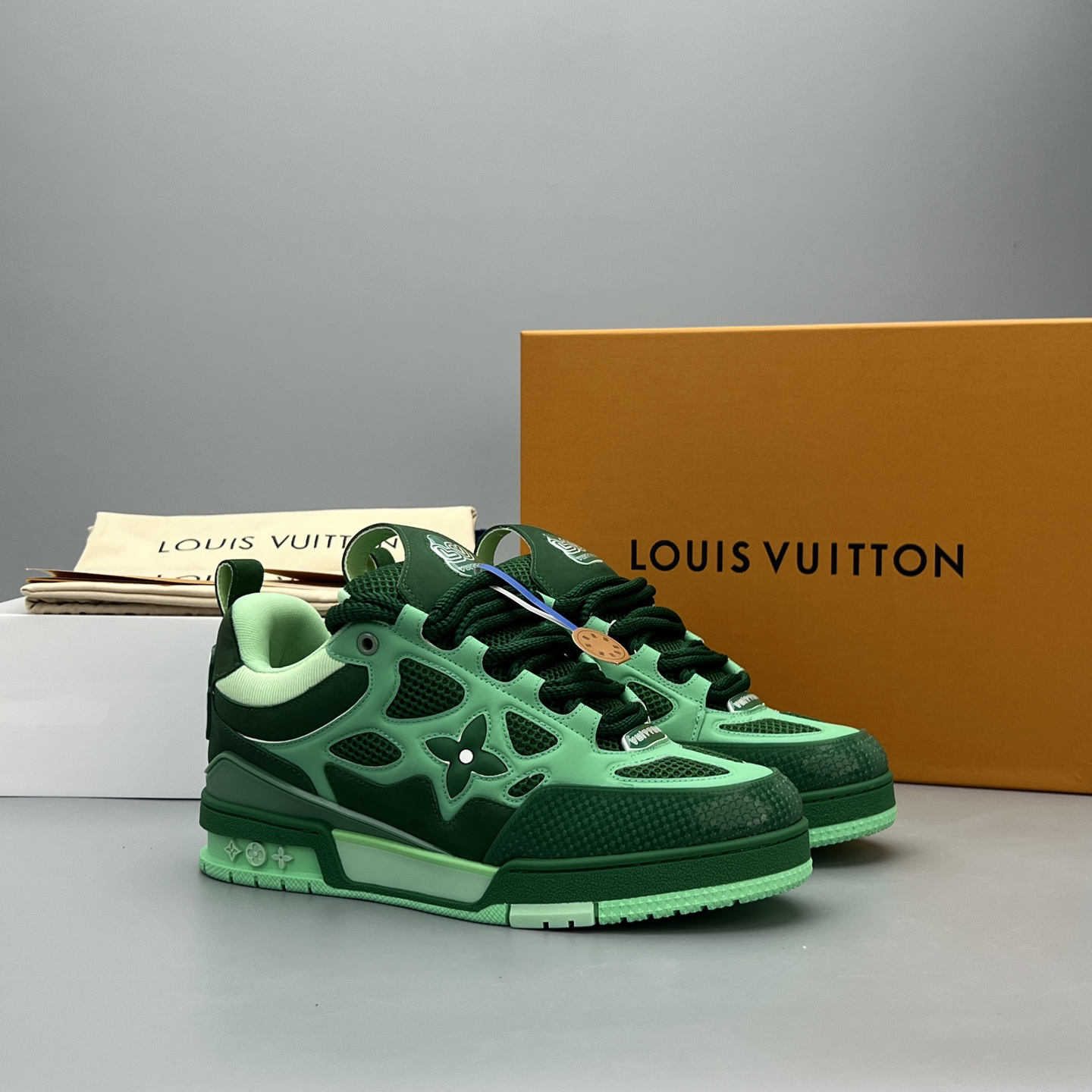 Lv Sneakers-143