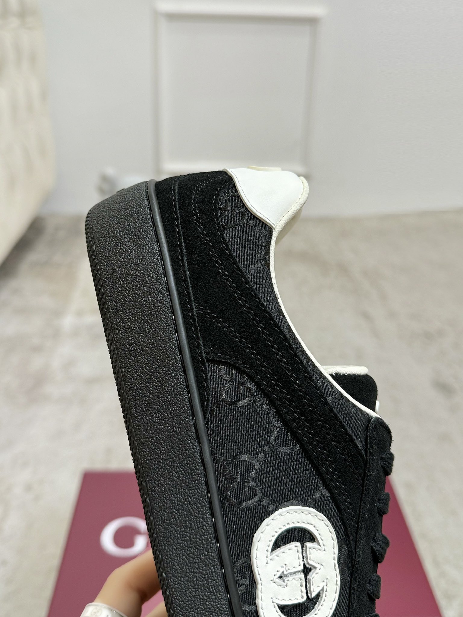 Gucci Sneakers-230