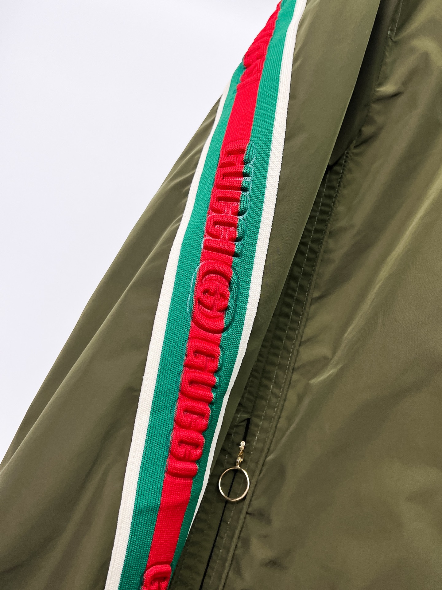Gucci Clothing-186