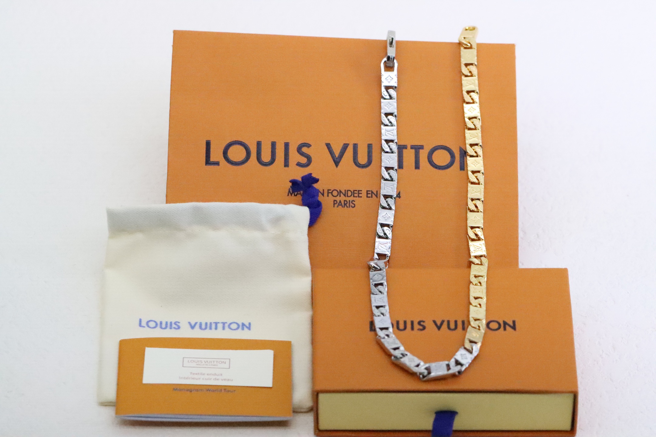LV necklace-29