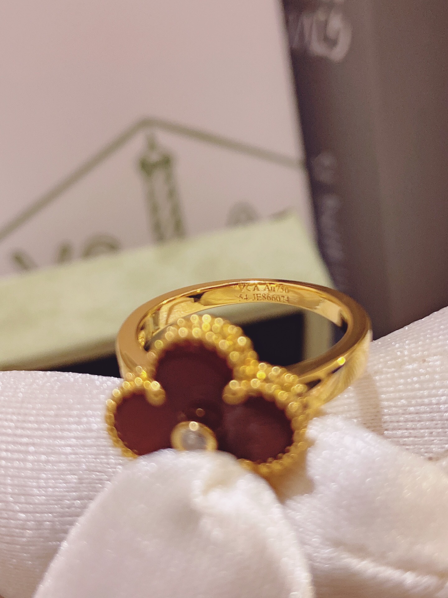 Van Cleef & Arpels ring-85