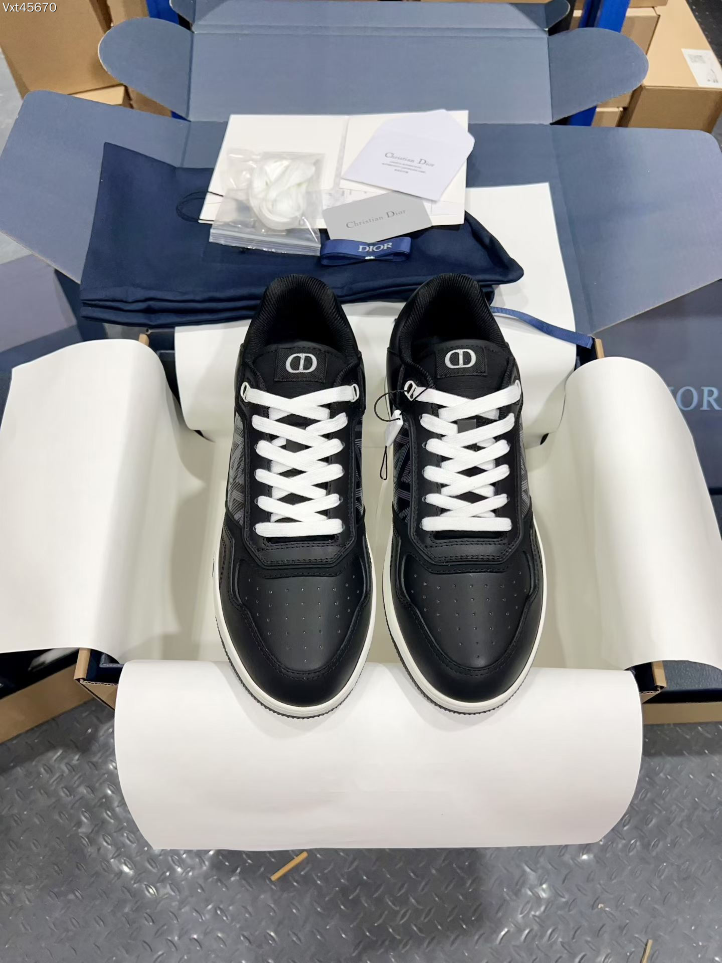 Dior Sneakers-25