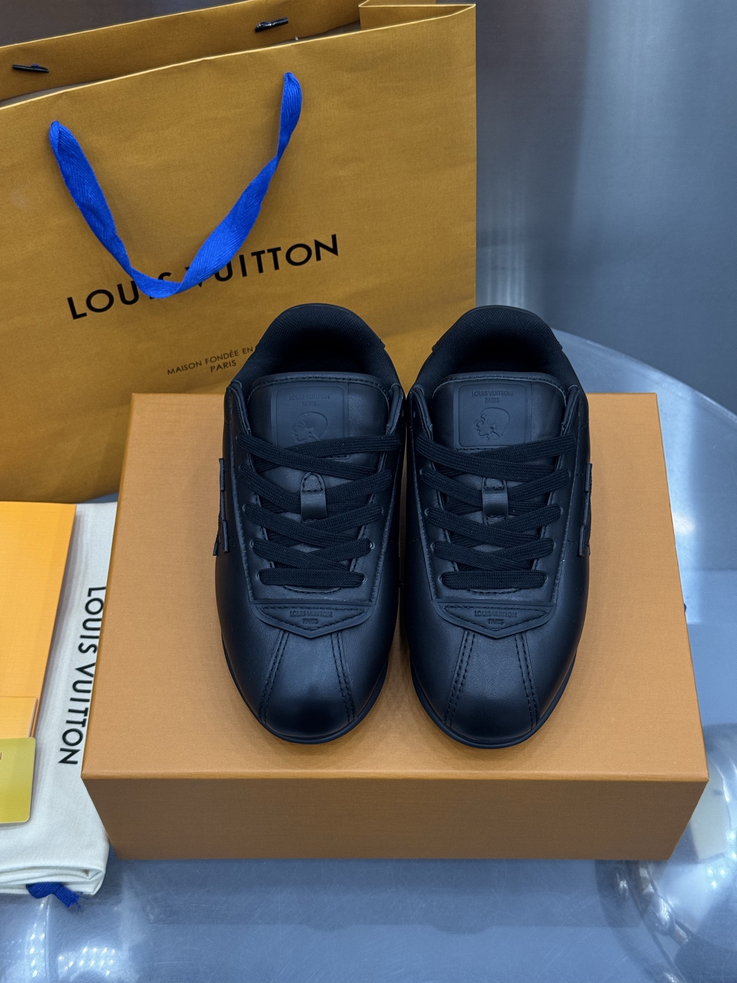Lv Sneakers-221