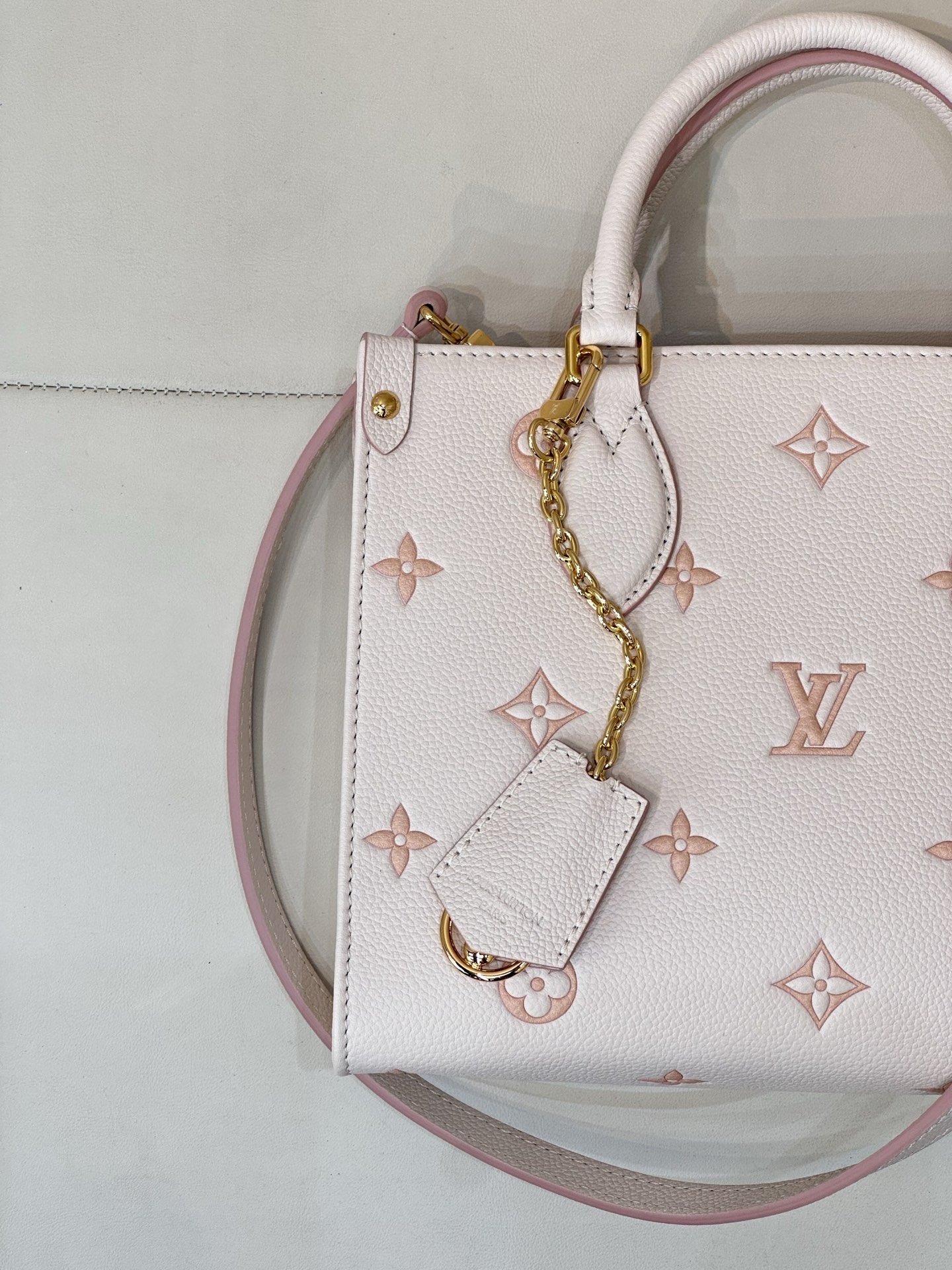 Louis Vuitton Hot New Product-102