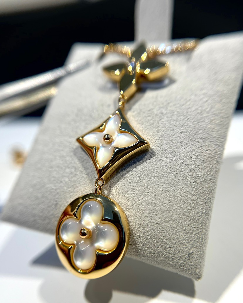 LV necklace-14