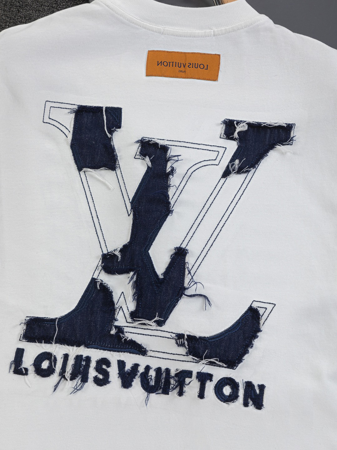 LV clothing-239