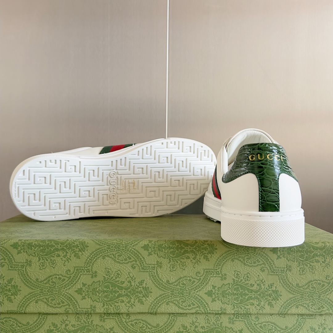Gucci Sneakers-121