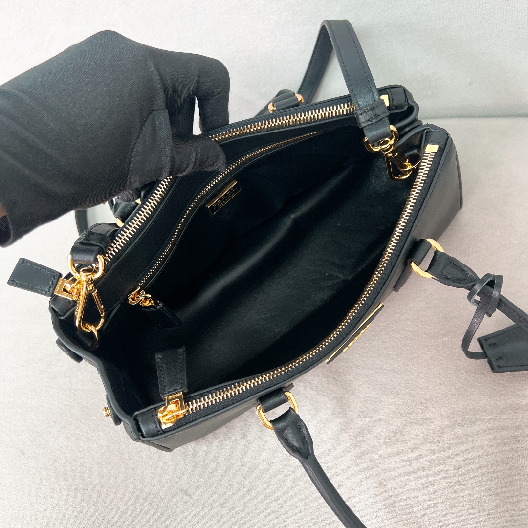 Prada Hot New Product-5